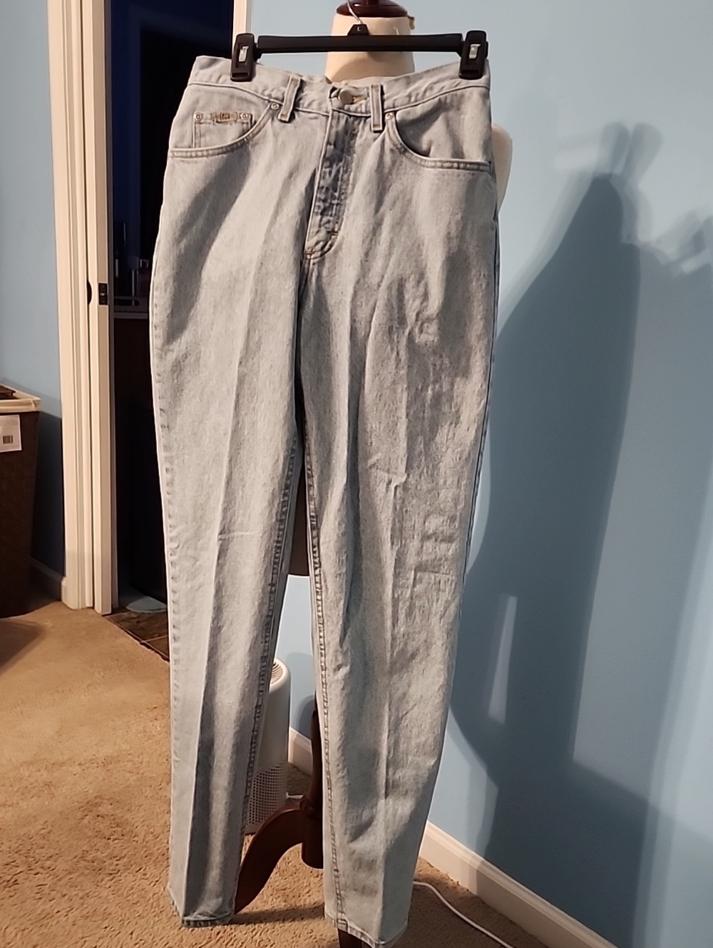 Light Wash Woman's Vintage LEE Jeans - Classic Straight Fit
